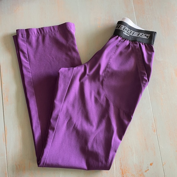 Sketchers scrubs full set - Picture 6 of 9
